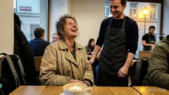 Krátká historka: V jedné pražské kavárně jsem řekla jednu větu — a všechno se změnilo