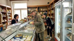 Historka: Děda v samoobsluze řekl jednu větu a celý obchod ztichl