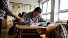 Historka: V pondělí ráno v lavici jsem poprvé pochopila, jak hlasitě umí tikat čas