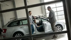 Historka: Jedna věta v autosalonu a místnost se najednou ztišila