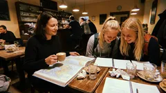 Životná historka: V plzeňské kavárně jsem se zasmála cizí chybě… a pak ztuhla